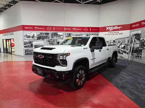 Certified 2024 Chevrolet Silverado 2500 ZR2 w/ Technology Package AWD/4WD image 8