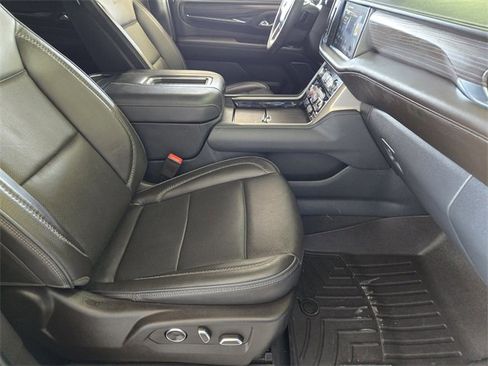 Used 2024 GMC Yukon XL Denali w/ Advanced Technology Package image 14