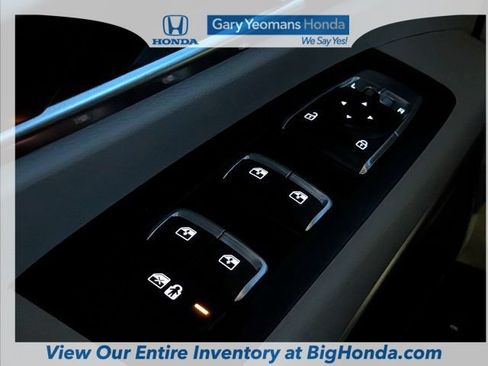 Used 2025 Kia Telluride S FWD image 28