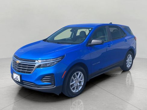 Used 2024 Chevrolet Equinox LS w/ LS Convenience Package FWD image 4