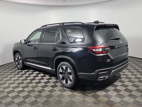 New 2026 Honda Pilot Touring image 7