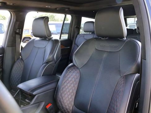 Used 2025 Jeep Grand Cherokee L Summit AWD/4WD image 11
