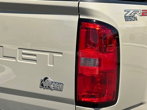 Used 2021 Chevrolet Colorado ZR2 w/ Colorado ZR2 Bison Edition AWD/4WD image 34