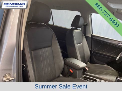 Used 2023 Volkswagen Tiguan SE AWD/4WD image 40