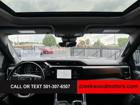 Used 2024 GMC Sierra 2500 Denali w/ Denali Reserve Package AWD/4WD image 14