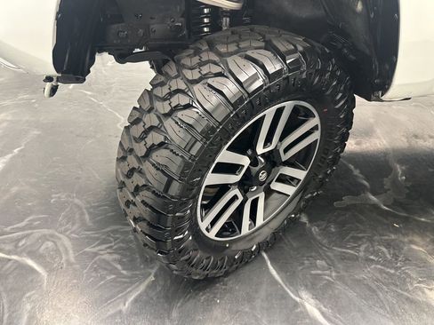 Used 2022 Toyota Tacoma SR image 29