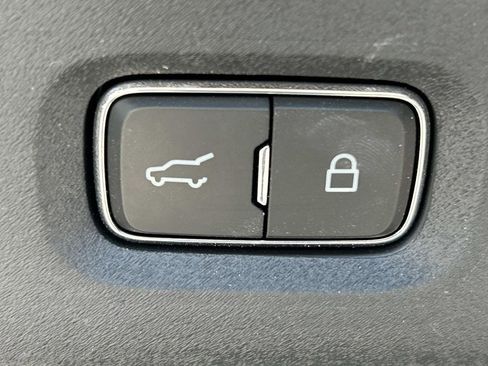 Used 2025 Ford Expedition Platinum w/ Driver's Package AWD/4WD image 15