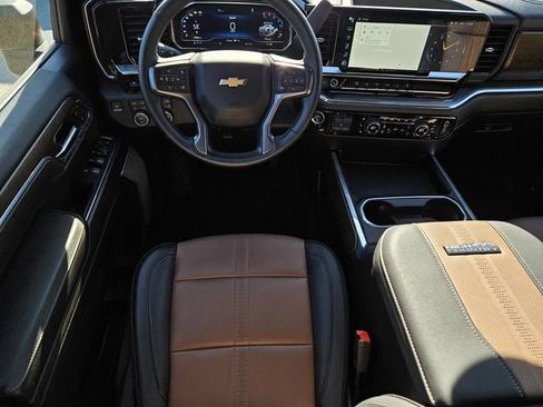 Used 2024 Chevrolet Silverado 2500 High Country w/ High Country Premium Package image 16