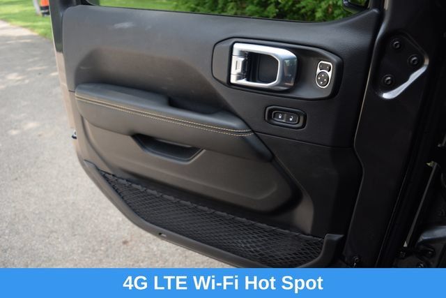 Used 2024 Jeep Wrangler Unlimited Sahara w/ Technology Group AWD/4WD image 18