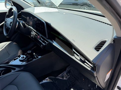 Used 2024 Kia Niro Wind FWD image 33