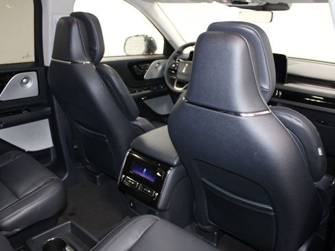 New 2026 Lincoln Aviator Reserve w/ Luxury Package RWD image 35