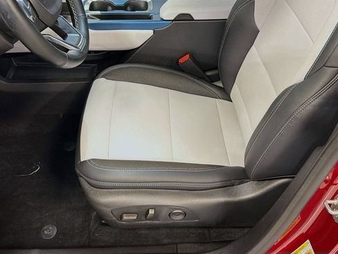 Used 2025 Chevrolet Equinox EV LT w/ Convenience Package FWD image 32