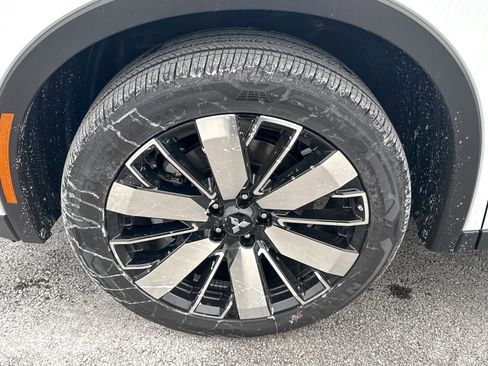 New 2025 Mitsubishi Outlander SE image 10