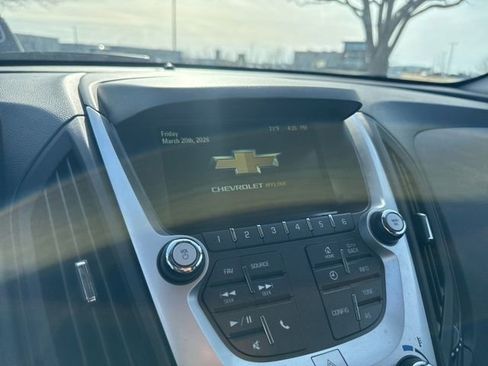 Used 2017 Chevrolet Equinox LT w/ Convenience Package image 32