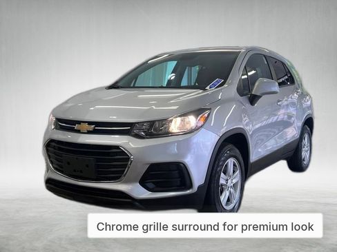 Used 2022 Chevrolet Trax LS w/ Tint and Cruise Package image 31