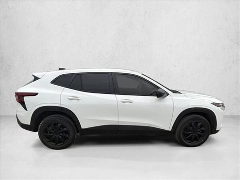 Used 2024 Chevrolet Trax LS FWD image 8