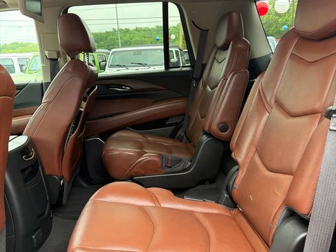 Used 2017 Cadillac Escalade Premium Luxury RWD image 14