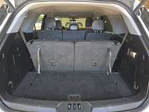 Used 2023 Ford Explorer XLT w/ Equipment Group 202A image 8