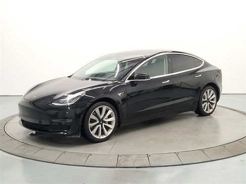Used 2020 Tesla Model 3 Standard Range image 3