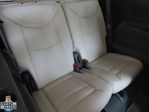 Used 2025 Cadillac XT6 Premium Luxury w/ Technology Package FWD image 25