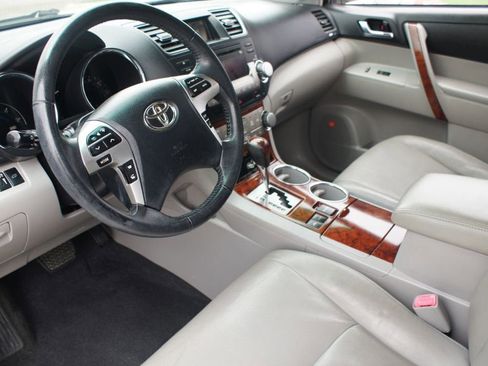 Used 2011 Toyota Highlander Limited image 10