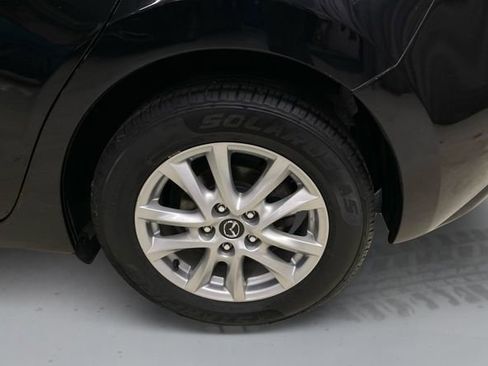 Used 2015 MAZDA MAZDA3 i Touring w/ Technology Package FWD image 18