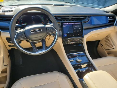 Used 2023 Jeep Grand Cherokee 4xe image 15