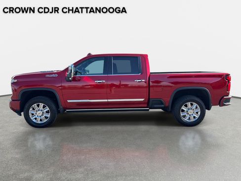 Used 2026 Chevrolet Silverado 2500 High Country w/ High Country Premium Package AWD/4WD image 8