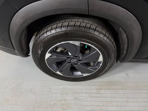 Used 2024 Nissan Rogue SV FWD image 11
