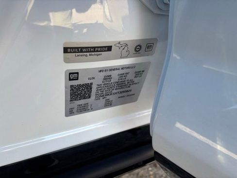 New 2026 Chevrolet Traverse High Country w/ LPO, Floor Liner Package FWD image 23