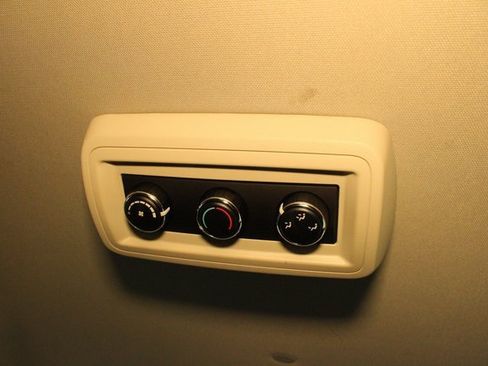 Used 2018 Dodge Grand Caravan SE w/ UConnect Hands-Free Group image 14