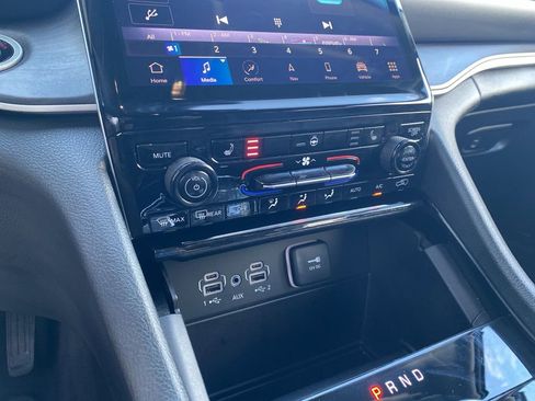 Used 2023 Jeep Grand Cherokee Limited w/ Black Appearance Package image 29