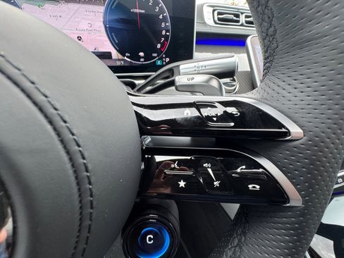 Used 2025 Mercedes-Benz S 63 AMG S image 30