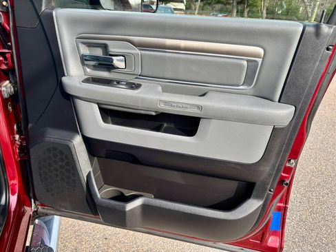 Used 2018 RAM 1500 Classic SLT image 10