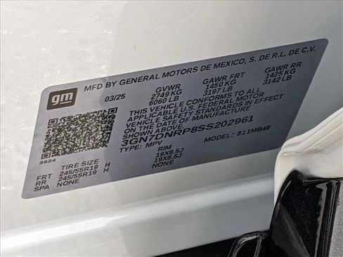 New 2025 Chevrolet Equinox EV LT FWD image 16