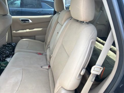 Used 2015 Nissan Pathfinder S AWD/4WD image 7