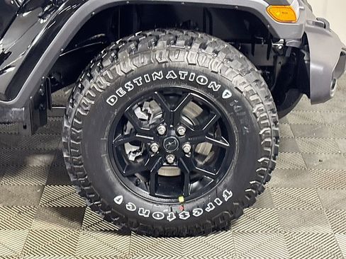 New 2025 Jeep Gladiator Willys image 23