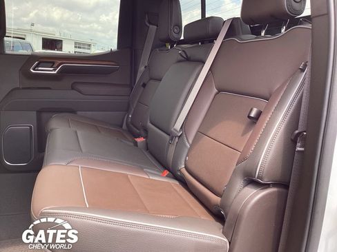 Used 2022 GMC Sierra 1500 Denali w/ Denali Reserve Package AWD/4WD image 14