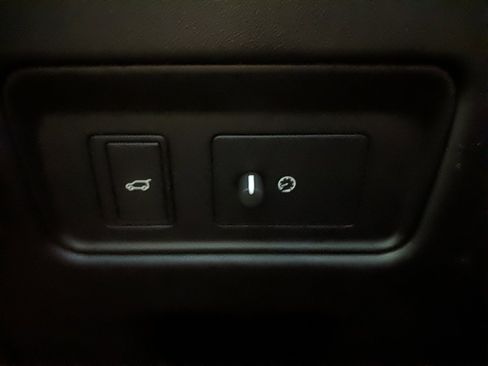 Used 2023 Land Rover Discovery HSE R-Dynamic image 28