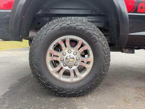 Used 2018 RAM 2500 Power Wagon w/ Leather & Luxury Group image 9