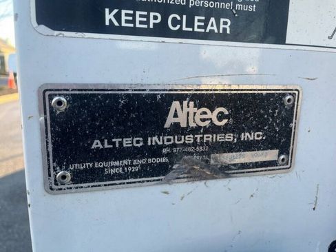 Used 2011 Ford F550 2WD Reg Cab 141 WB 60 CA XL w/ Snow Plow Prep Pkg image 19