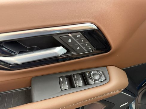 New 2026 Chevrolet Tahoe High Country AWD/4WD image 18