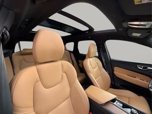 Used 2023 Volvo XC60 B5 Ultimate w/ Protection Package Premier image 25