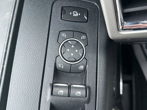 Used 2018 Ford F350 Lariat w/ Chrome Package image 21