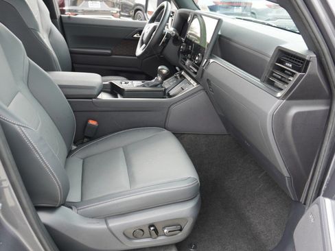 Used 2024 Lexus GX 550 AWD/4WD image 14
