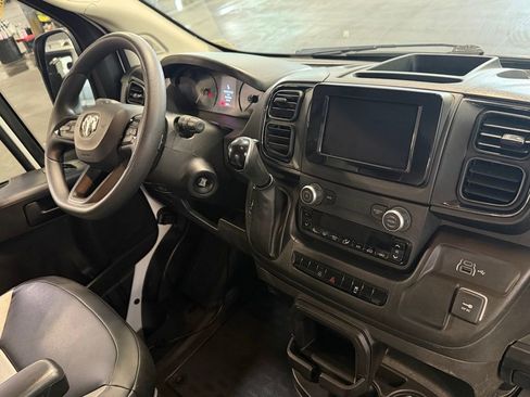 Used 2025 RAM ProMaster 2500 w/ Convenience Group FWD image 29