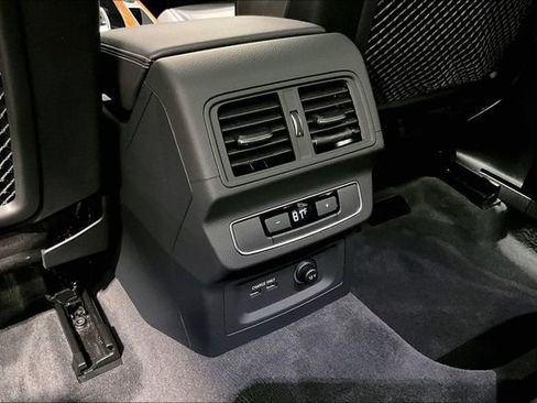 Used 2023 Audi Q5 2.0T Premium w/ Convenience Package image 24