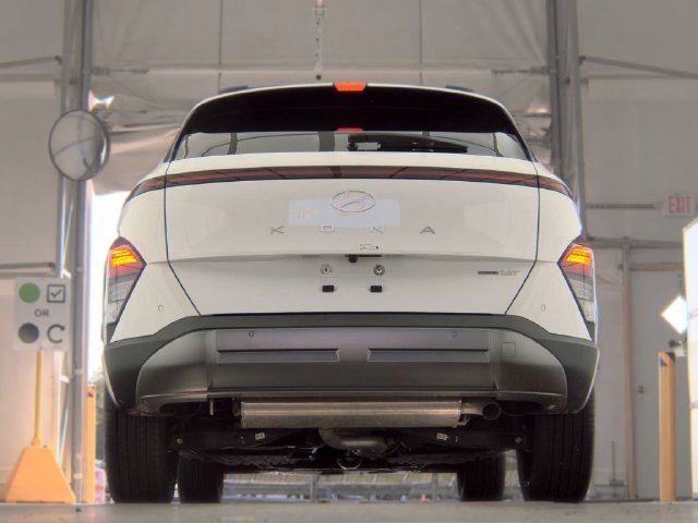 Used 2025 Hyundai Kona Limited AWD/4WD image 6