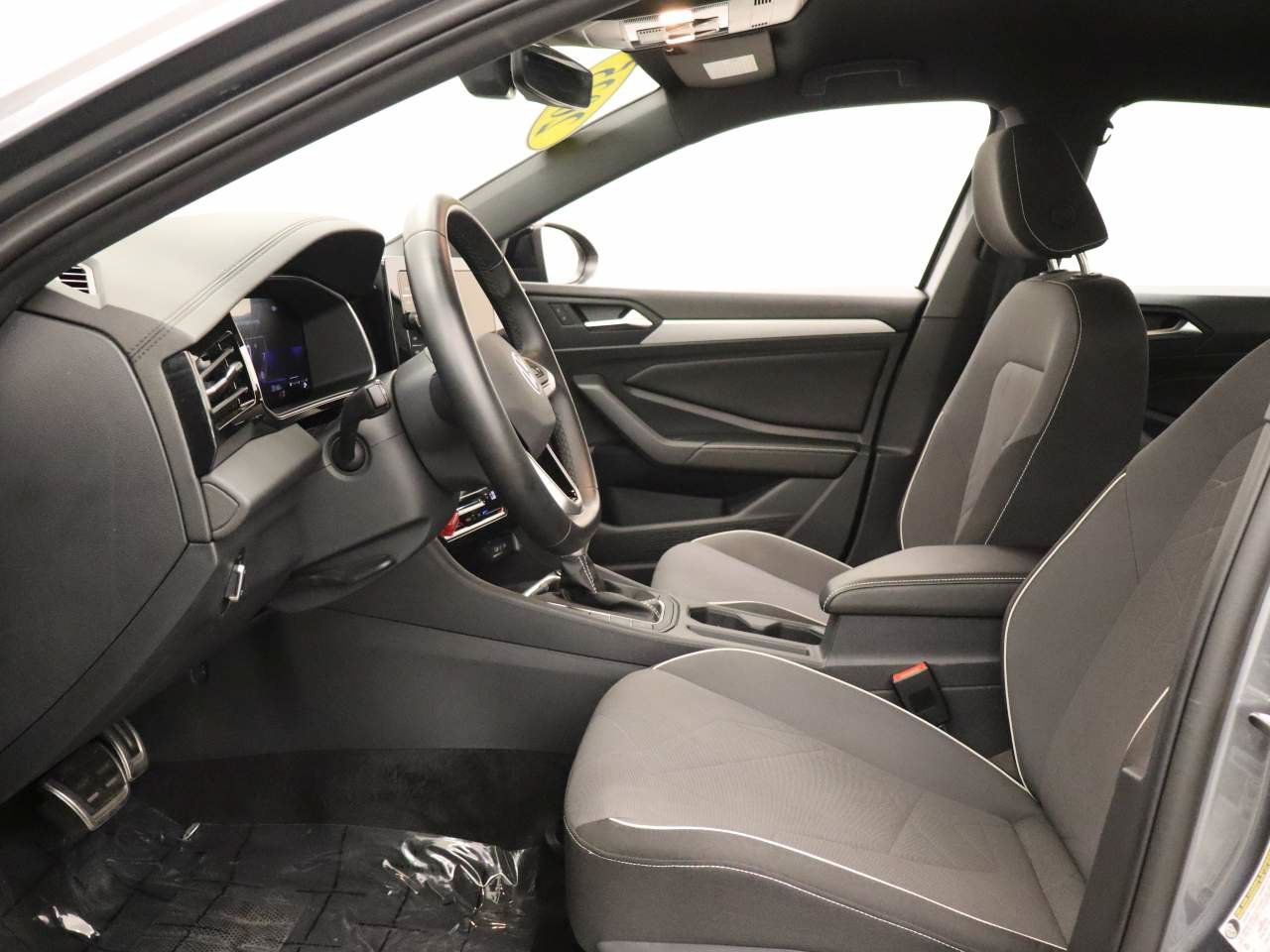 Certified 2025 Volkswagen Jetta Sport FWD image 16