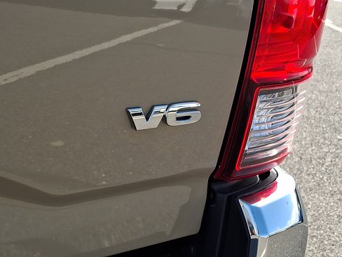 Used 2019 Toyota Tacoma SR5 image 31